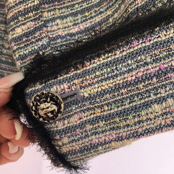 Blazer with Classy details - Picture 6 of 8